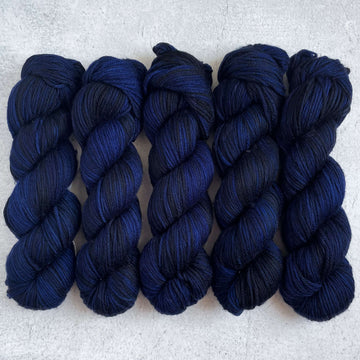 Fiori DK IV Hand Dyed Yarn - Australian Extra Fine Merino - 100 grams - MIDNIGHT BLUE - Colour: 008