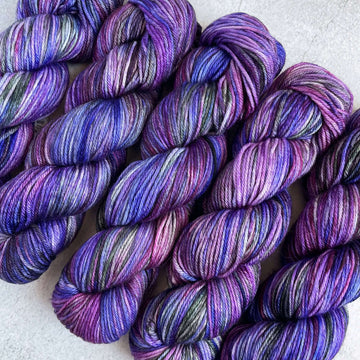 Fiori DK IV Hand Dyed Yarn - Australian Extra Fine Merino - 100 grams - HORTENSIA - Colour: 227